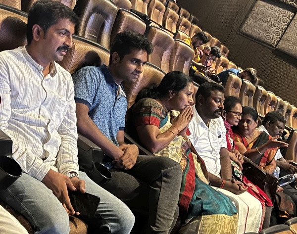 விக்ரம் பார்த்த வானதி