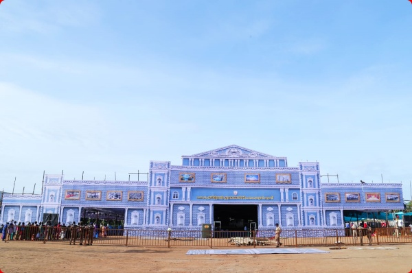 வழிநெடுக வாழைமரங்கள் 