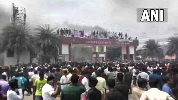 பள்ளியில் கலவரம் 