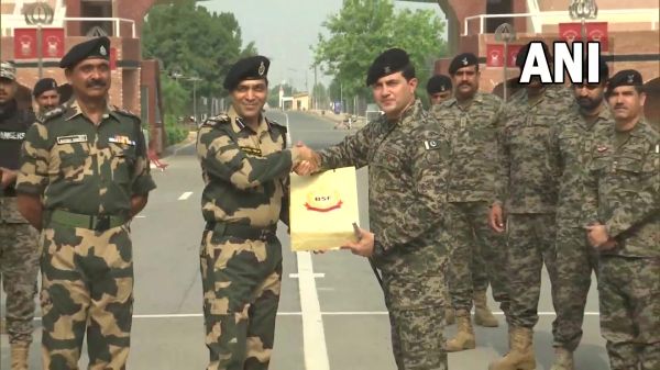 எல்லையில் கொண்டாட்டம் 