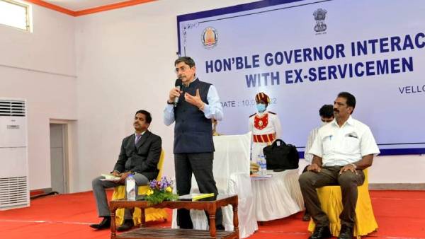  பிரித்தாளும் சூழ்ச்சி