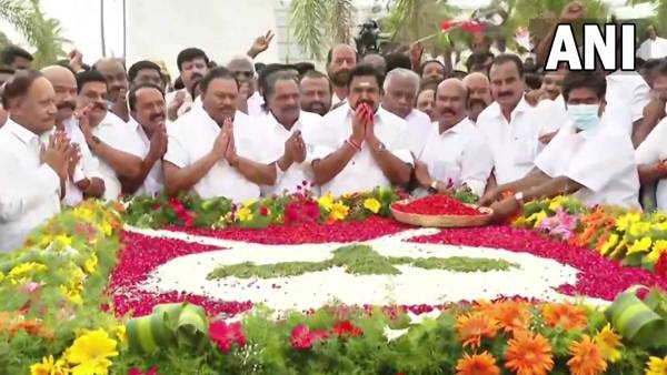 பலத்த எதிர்பார்ப்பு 