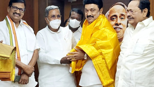 சித்தராமையாவுக்கு வரவேற்பு 