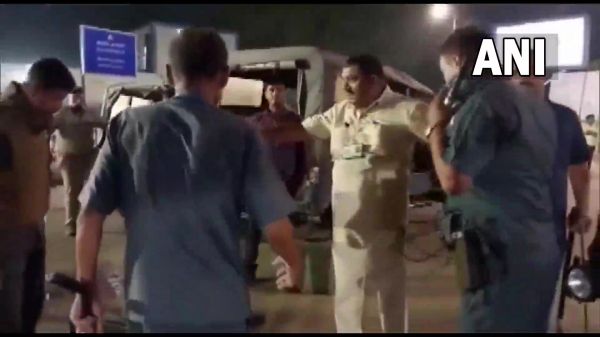  வெடிகுண்டு மிரட்டல்