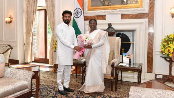 டெல்லியில் லாபி 