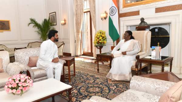 எடப்பாடி தரப்புக்கு மெசேஜ் 