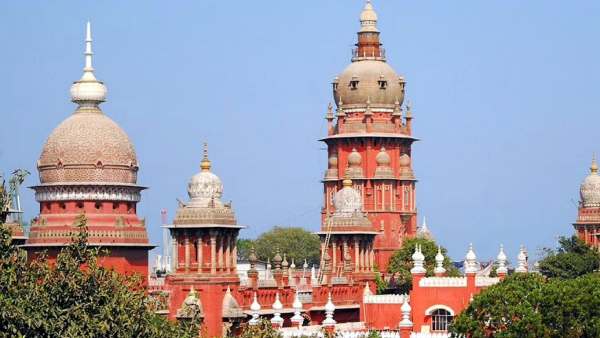 முதல் குற்றப்பத்திரிகை- கைது 