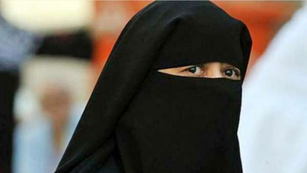 மாணவிகள் தேர்வு புறக்கணிப்பு 