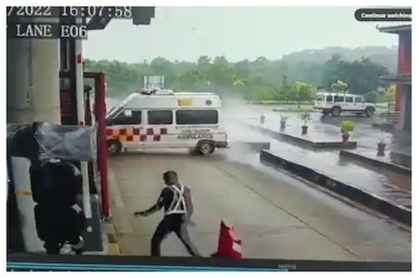 ஆம்புலன்ஸ் விபத்து