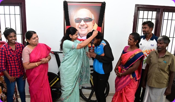 கனிமொழியிடம் கோரிக்கை 