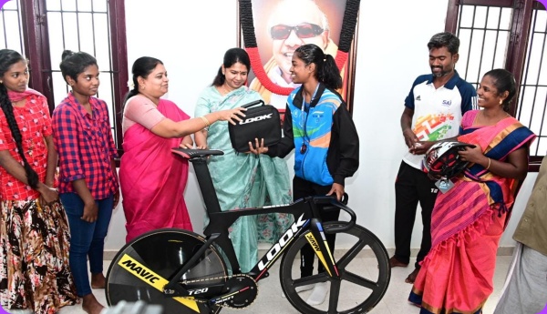  நாட்டில் முதல் முறை 