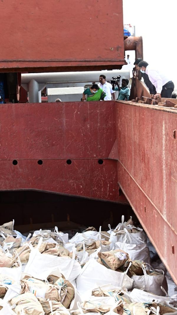 இலங்கைக்கு உதவி 