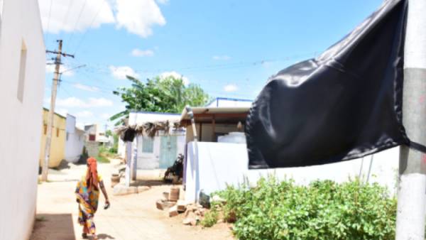 பிரமாண்ட விழா 