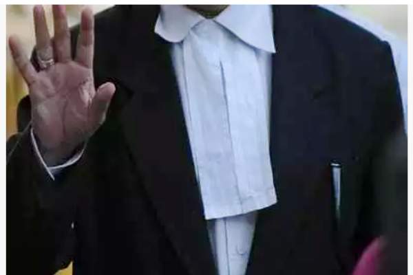 மாணவி தரப்பு 