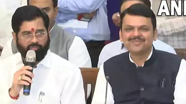 கட்சி மாறும் எம்எல்ஏ கட்சி மாறும் எம்எல்ஏ