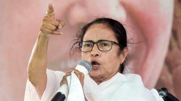 மம்தா பானர்ஜியுடன் மோதல் 