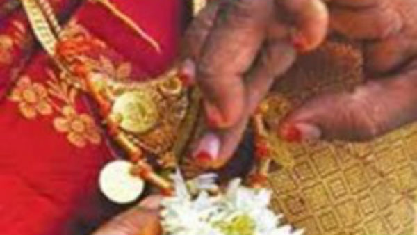 சுமங்கலி பெண்கள்
