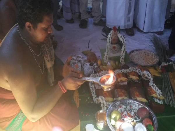  இந்து, இஸ்லாம் முறையில் அடிக்கல்