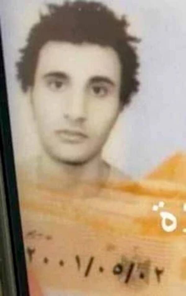 சீனியர் மாணவர் கைது 