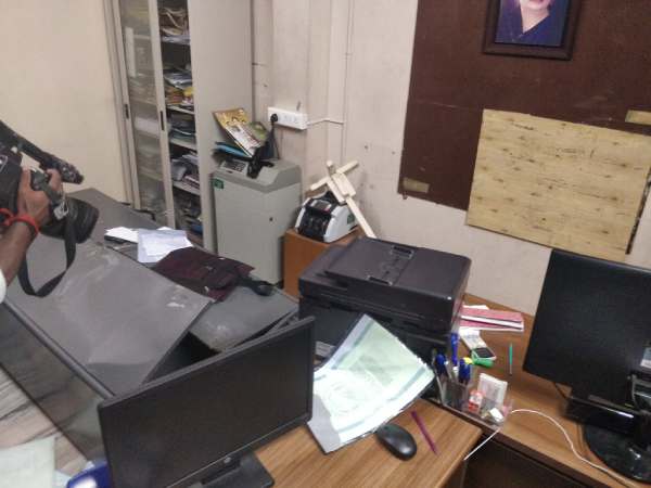 ஒவ்வொரு அறையாக 