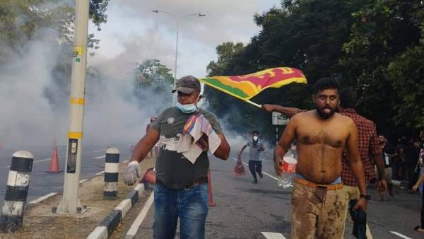Srilanka protesters to capture Parliament? US consulate stops services 