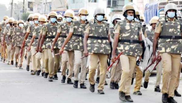 போலீஸ் குவிப்பு 