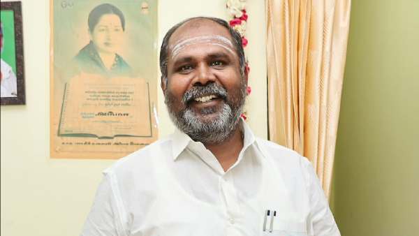 பொதுக்குழுவில் முன்னுரிமை 