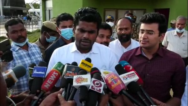  போலி பாஸ்போர்ட்