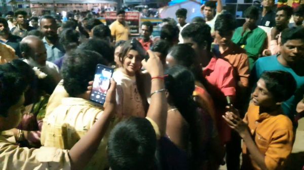  யாஷிகா ஆனந்த் 