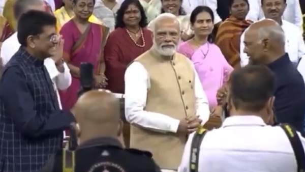 பிரதமர் மோடி வழங்கிய விருந்து பிரதமர் மோடி வழங்கிய விருந்து