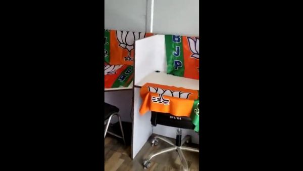 உபியில் பரபரப்பு 