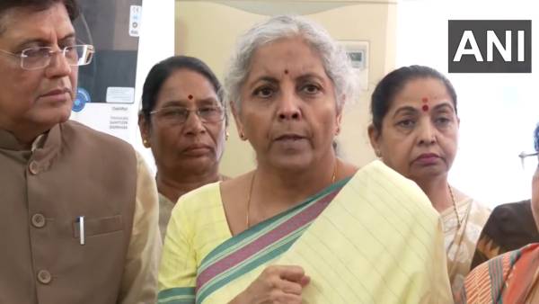 பாஜக பெண் எம்பிக்கள் போராட்டம் 