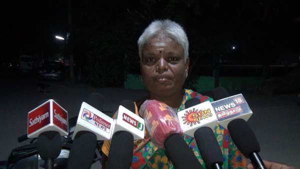 மஞ்சள் கயிறு அணிந்த பெண்கள்-சோகம் 