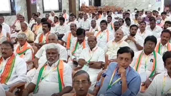 ஸ்டிக்கர் ஒட்டும் திமுக