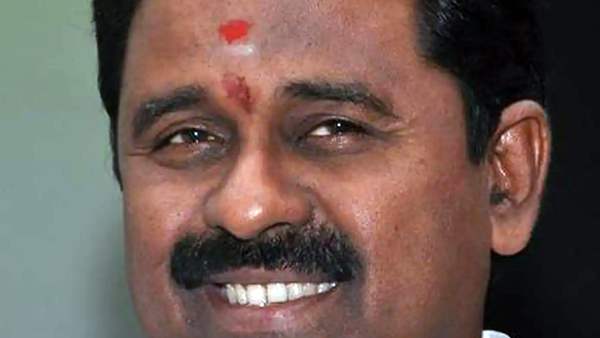 ரெய்டுக்கு காரணம் என்ன? 