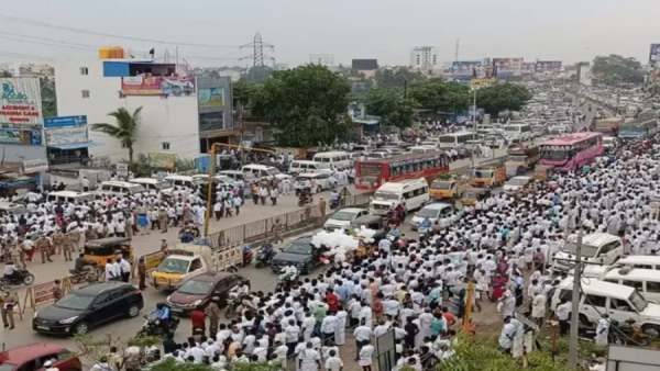 ஜெயலலிதா நின்ற இடம் 