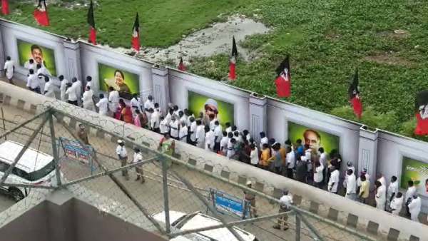 வரலாற்று சிறப்பு மிக்க பொதுக்குழு 