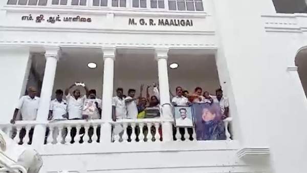 காவல்துறையினர் குவிப்பு 