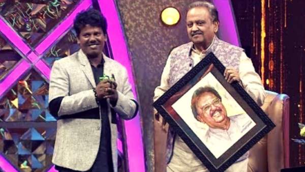  மூக்குத்தி முருகன்