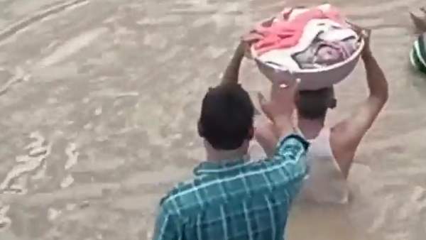 பாகுபலி படத்தில் காட்சி எப்படி? பாகுபலி படத்தில் காட்சி எப்படி?