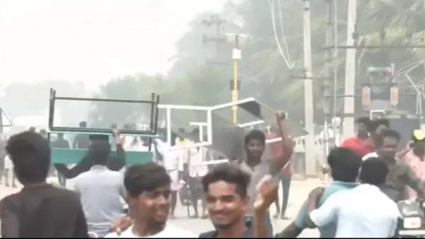 Handover of looted items in school for fear of police action 