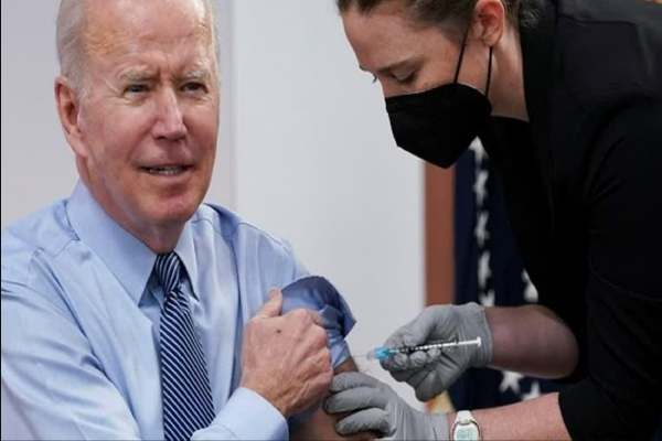 4 தடுப்பூசி டோஸ் செலுத்தி ஜோபைடன் 4 தடுப்பூசி டோஸ் செலுத்தி ஜோபைடன்