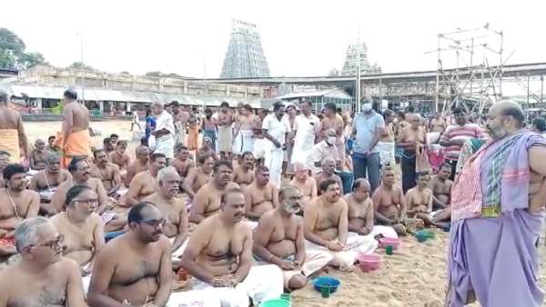 Aadi Amavasai: Rameswaram, bhavani kuduthurai devotees holy dip and give Tharpanam