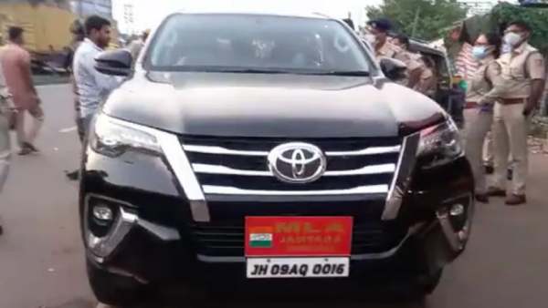 3 எம்.எல்.ஏ.க்கள் இடைநீக்கம் 