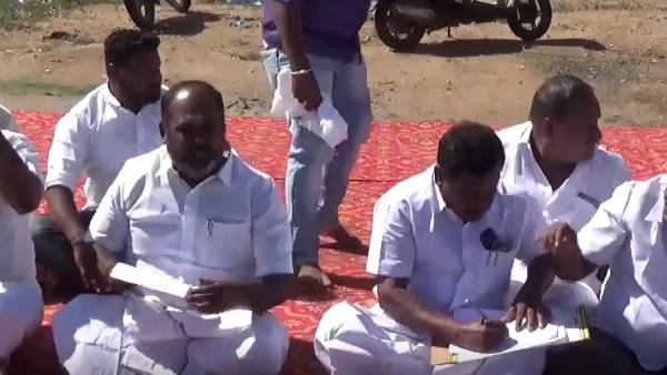 பொதுமக்கள் போராட்டம் 