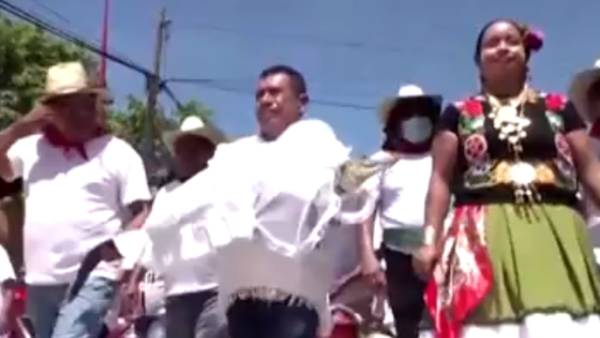 கோலாகல திருமணம்