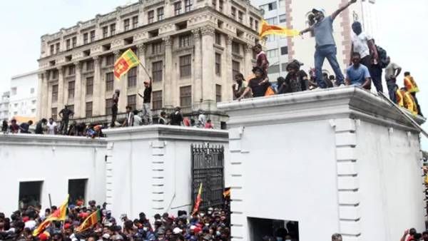 அதிபர் மாளிகை முற்றுகை 