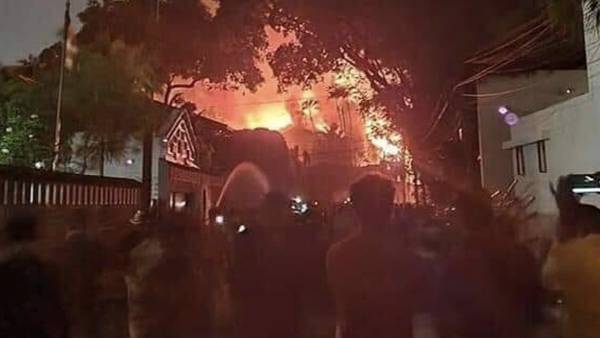 பிரதமர் வீட்டுக்கு தீ 