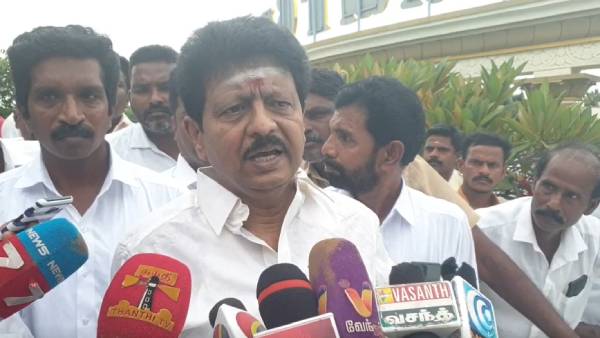  ஓபிஎஸ் தேவைப்பட்டார்