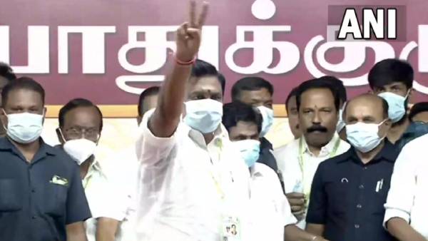 கைப்பற்றிய ஈபிஎஸ் 